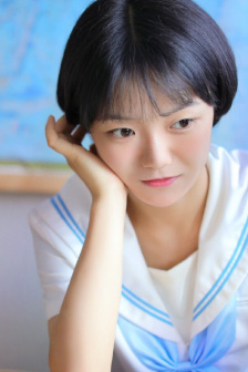 女大学生沙龙电影